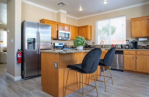 MacDonald Ranch House | Fun in the Sun - Luxury 4BR Vegas Home w Pool!