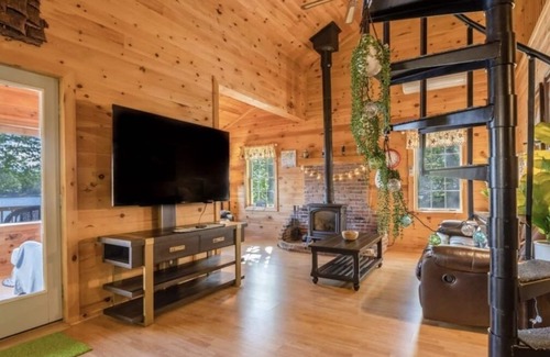 Otis House | Fun Lakefront Cabin near Acadia