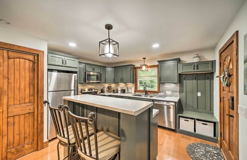 Highlands House | Fun Pet-Friendly Highlands Retreat w/Fenced Yard!