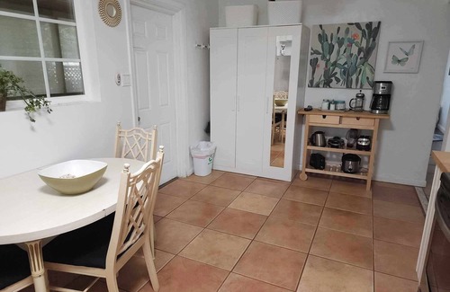 Litchfield Park House | Fun Retro 50s Pad in Old Litchfield Park sleeps 8