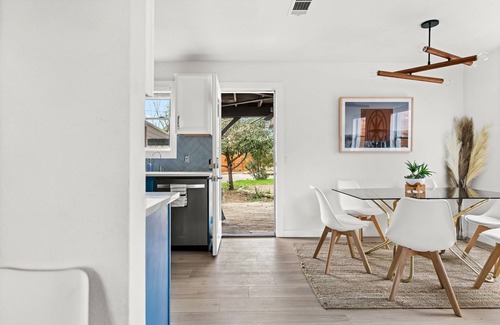 Central East Austin House | Fun & Stylish House - A hidden oasis in the heart of Central East Austin