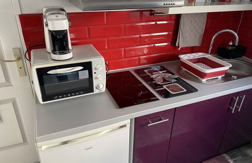 Quartier Pasteur Apartment | Functional studio 500m from the docks/10 WIFI center