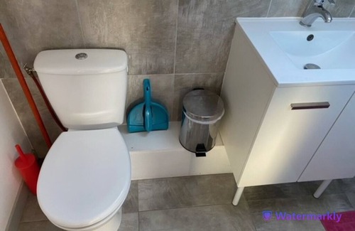 Quartier Pasteur Apartment | Functional studio 500m from the docks/10 WIFI center