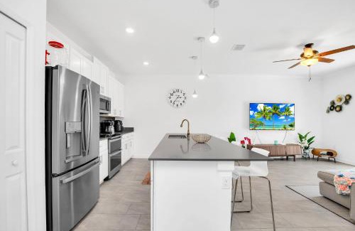 Bay Lake House | Funky Fiesta