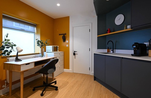 Angel Apartment | Funky Studio Apartment Close to Angel Station and Regent Canal
