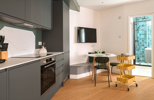 Angel Apartment | Funky Studio Apartment Close to Angel Station and Regent Canal