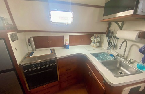 St. Augustine Boat Rental | Funshine - A classic 2-bedroom, 1.5 bath, yacht in delightful St. Augustine.