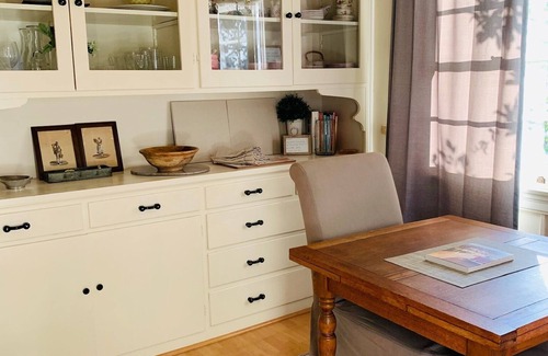 Napa Cottage | Furnished 1 bedroom 1 bath cottage that is walking distance to Downtown Napa