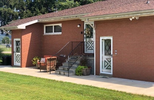 Newport Apartment | Furnished 2 bedroom 1 bath Apartment near Marietta, OH