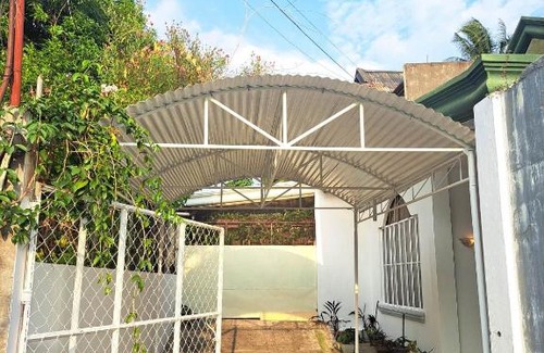 Poblacion District House | Furnished 2BR House in Davao City for 8 Guests