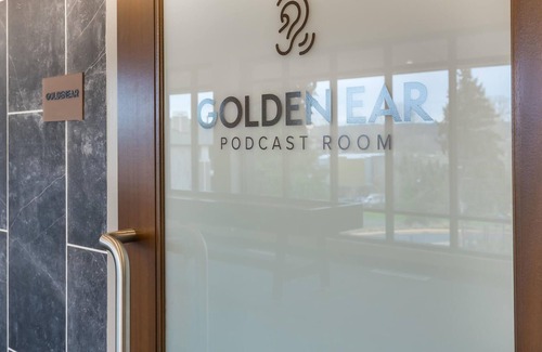 Redmond Apartment | Furnished 2BR in Redmond, Parking + Pet-Friendly