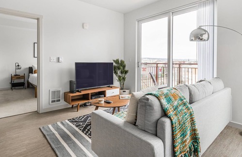 Redmond Apartment | Furnished 2BR in Redmond, Parking + Pet-Friendly