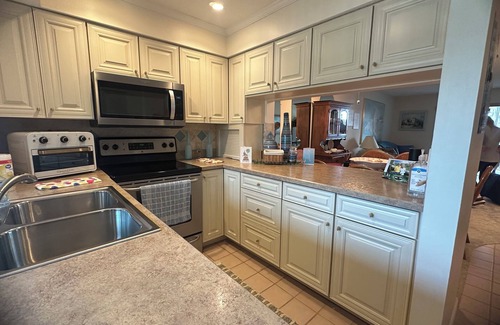 South Bradenton Apartment | Furnished 2nd Floor Condo in a 55+ Community
