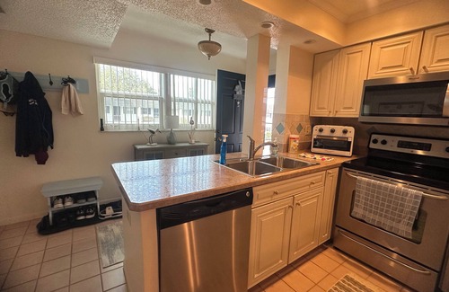 South Bradenton Apartment | Furnished 2nd Floor Condo in a 55+ Community