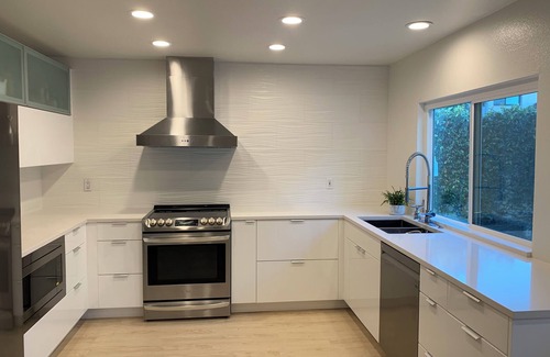 University City House | Furnished 3-bedroom house in La Jolla Colony with pool and park