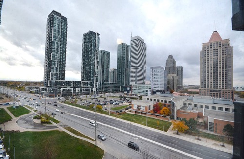 Fairview Apartment | Furnished 3Br suites near Square One Mall