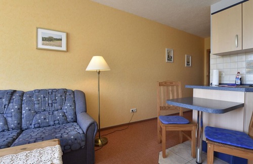 Meschendorf Apartment | Furnished apartment near the beach