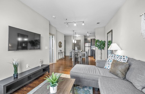 Downtown Decatur Apartment | Furnished Apartments in Decatur Square