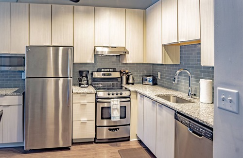 SoNo Apartment | Furnished Apt near Fox Theatre