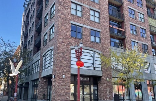 Old Town Chinatown Condo | Furnished! Beautiful Loft in the Old Town/Pearl/Downtown Area