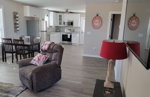 China Grove Apartment | FURNISHED Corporate Rental China Grove. 5 min to I85 & Hwy 29.