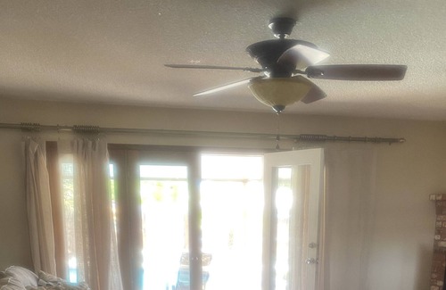 Coalinga House | Furnished home with pool in Coalinga, Ca