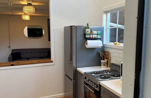 Westside Santa Cruz Cottage | Furnished Loft Unit Near Mission Hill – Utilities Included!