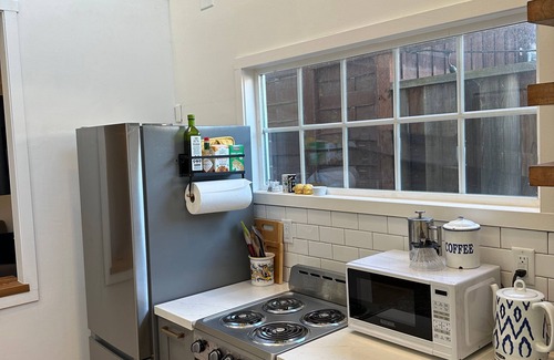Westside Santa Cruz Cottage | Furnished Loft Unit Near Mission Hill – Utilities Included!