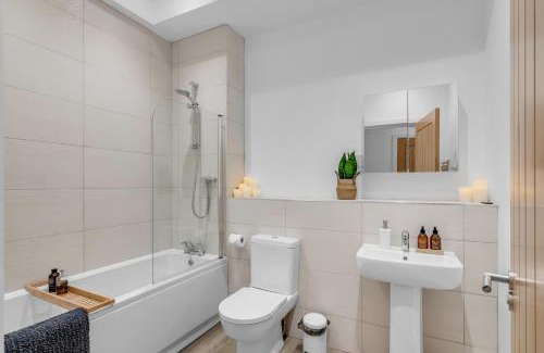 Norwich Apartment | Furnished Modern Flat Overlooking Norwich Castle