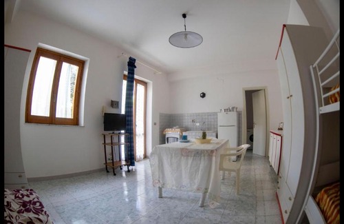 Santa Tecla Apartment | Furnished open-space apartment near the sea and commercial points