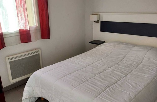 Argeles-sur-Mer Boat Rental | Furnished rental : Bright and air-conditioned 6/8-bed apartment.