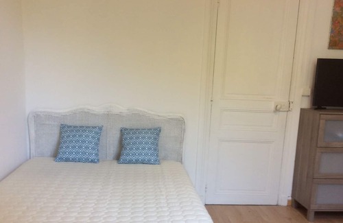Chatou House | FURNISHED ROOM with PRIVATE BATHROOM