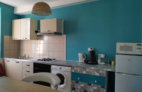 Pont-Saint-Esprit Apartment | Furnished studio 25 m2 with roof terrace