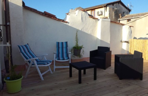 Pont-Saint-Esprit Apartment | Furnished studio 25 m2 with roof terrace