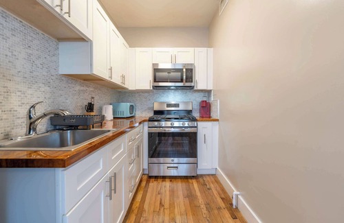 East Hollywood Apartment | Furnished Studio in Silver Lake
