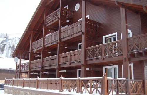 Isola Apartment | FURNISHED STUDIO ISOLA 2000