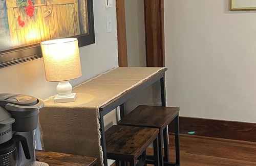 Lexington Apartment | Furnished sweet retreat, 2-bedroom apartment in Lexington - WiFi, W/D, Parking