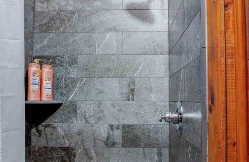 Waynesville Hotel | Furry Lodge and Suites
