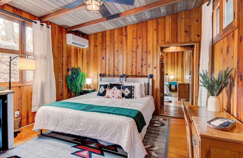 Waynesville Hotel | Furry Lodge and Suites