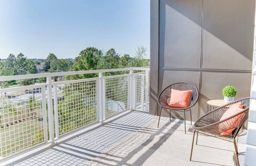 Deerwood Apartment | Fusion 1406 · Top floor modern getaway w/resort amenities!