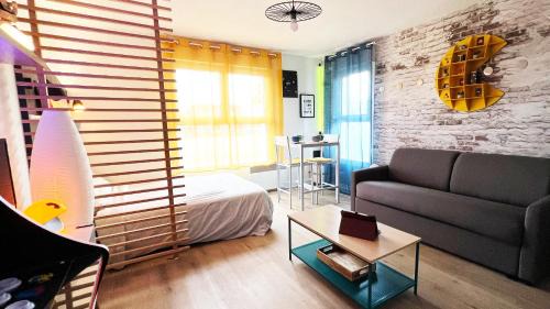 Jaunay-Clan Apartment | Futurostudio - Appart Hotel PACMAN - Futuroscope - Poitiers