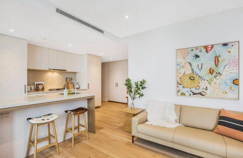 Fortitude Valley Apartment | FV Iconic Designer APT, Parking, Near CBD Qfv147-14