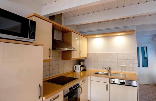 Alt Gaarz House | FW Lesecafe - Ostseewelle