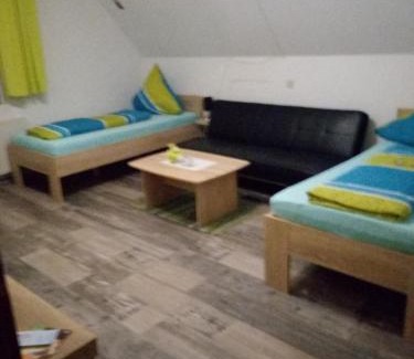 Orth House | Gäste Monteurzimmer Haus Südstadt