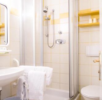 Poertschach am Woerthersee Bed & Breakfast | Gästehaus Pension Ria