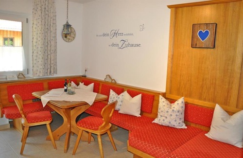 Wallgau Apartment | Gästehaus Bergkristall