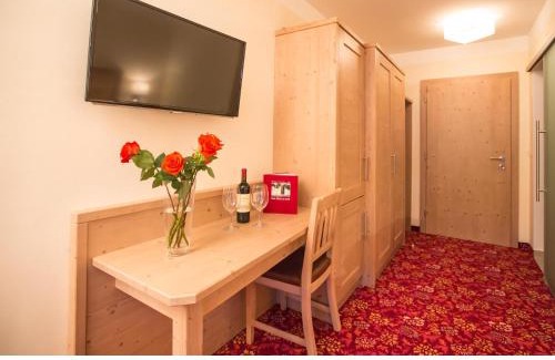 Untertschern Bed & Breakfast | Gästehaus Schusser an der Therme, Frühstück inklusive, Doppelzimmer und Ferienwohnung