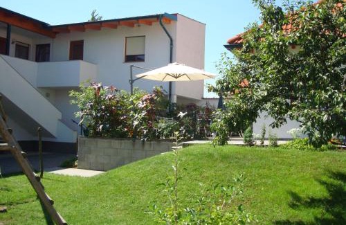 Illmitz House | Gästehaus Strommer