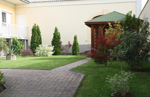 Illmitz House | Gästehaus zum See