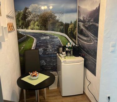Adenau Bed & Breakfast | Gästezimmer Melina am Nürburgring